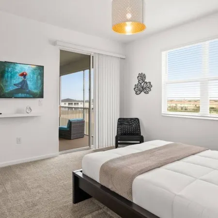 Stylish 3BR Condo Championsgate w Water Park