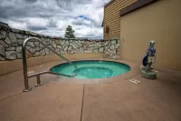 The Bards Inn, BW Signature Collection by Best Western - Hot Tub