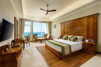 Deluxe Double Room Araliya Beach Resort and Spa Photo
