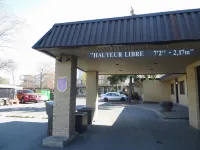 Hôtel Ô Laval - parking