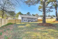 Quiet & Modern Family Home in Spring Lake - Wifi