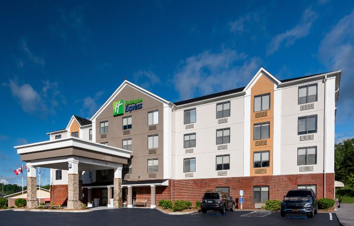 Holiday Inn Express HILLSVILLE by IHG