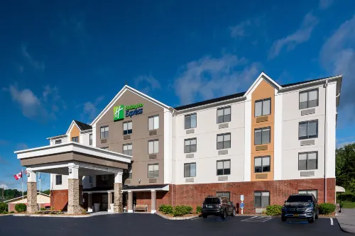 Holiday Inn Express HILLSVILLE by IHG