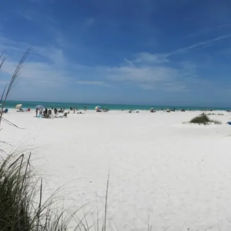 Beautiful 3 Bedroom 2 Bathroom Home Steps from the Beach
