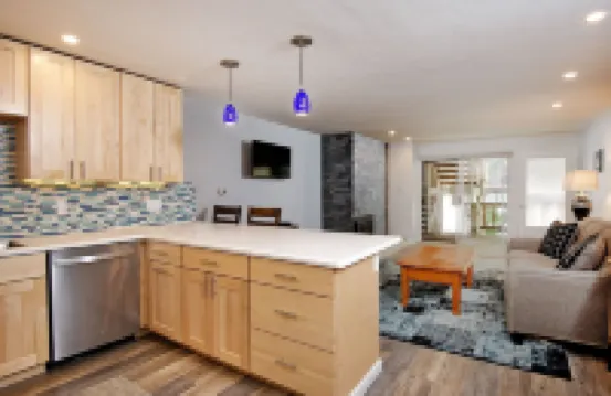 Timber Ridge Unit 2e 1 Bedroom Condo by RedAwning