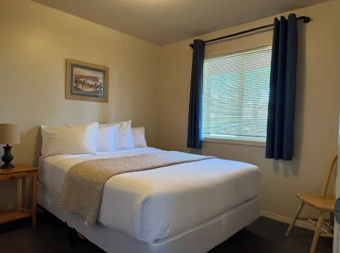 Mountain Landing Suites & RV Park