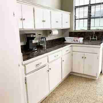 Stylish 1-Bed Opposite Queen’s Park Savannah Others