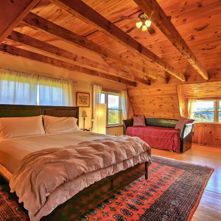 Bearpen Lodge on 125 Acres - Near Belleayre Mtn!