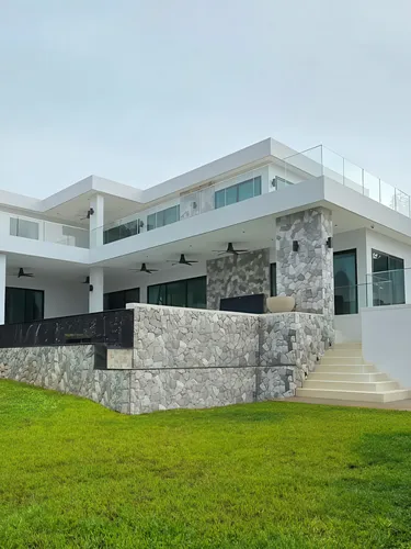 รูปภาพของLuxurious 5-Bedroom Villa overlooking Pattaya City