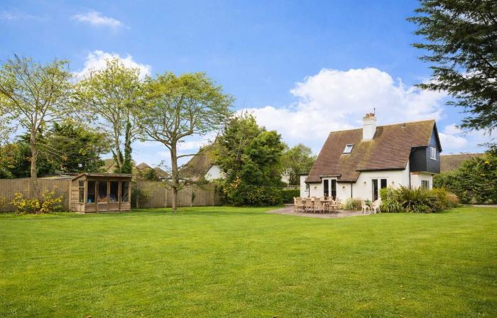 Spacious Coastal Family Home Sleeps 8