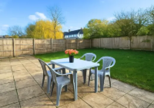 Harrow Family Home with Garden & Drive