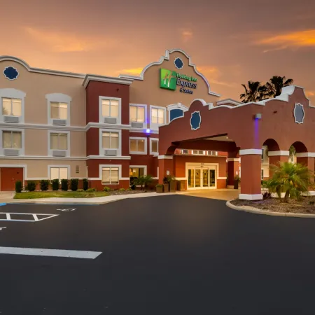 Holiday Inn Express & Suites THE VILLAGES by IHG