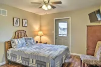 Waterfront Hollister Retreat w/ Dock & Game Room! - parking