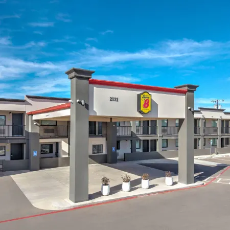 Super 8 by Wyndham Lubbock Airport