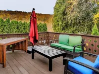 Private Beautiful Home - Family Friendly - 1 min. Walk to Candlewood Lake 新費爾菲爾德酒店