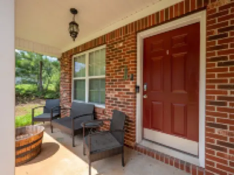 18 Larkspur Ln Emerson Hotels in Emerson