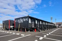 HOTEL R9 The Yard Enabekkan - parcheggio