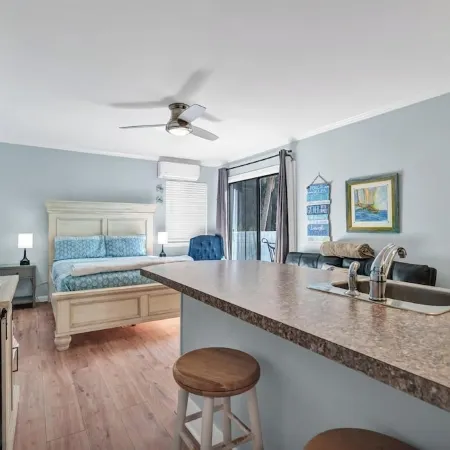 Cozy Edisto Condo-Close to the Beach!