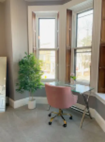 Cozy waterfront 2BR/3 Beds w./ Modern meets Historical Charm/Chic