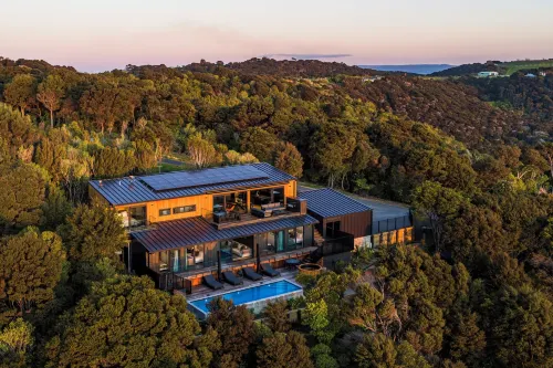 Kaitiaki Lodge - Pool & Hot Tub - Boutique