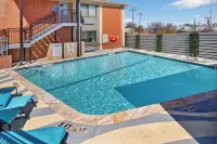 12 Oaks Hotel - Pools