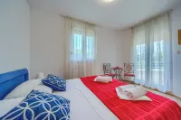 Comfortable apartments Obad, 4 min walk to Znjan beach - 2-Star