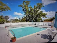 NEW! Charming Cottage, Pet friendly, Hot tub, Dock & Pool Access-2 mi to Beach - 4-Star