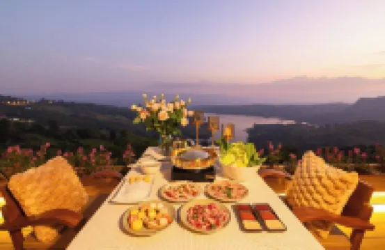 Le Doi Lakeview