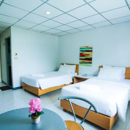 Central Place Hotel