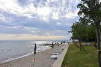 Terrace flat 300 mt from beach