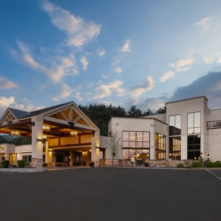 Holiday Inn Resort LAKE GEORGE - ADIRONDACK AREA by IHG Отели рядом с достопримечательностью «Форт Уильям Генри»