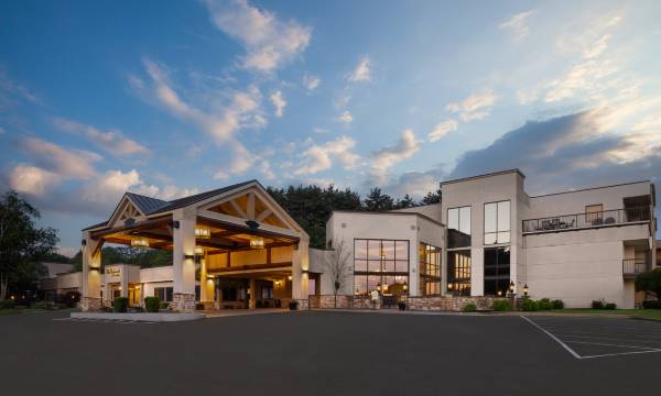Holiday Inn Resort Lake George - Adirondack Area by IHG