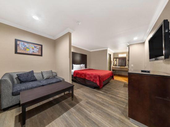 Econo Lodge Inn & Suites Escondido Downtown