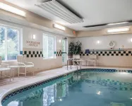 Comfort Suites Independence - Kansas City - Pools