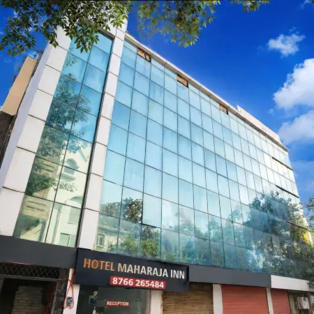 Mauryan Express Hotel Lajpat Nagar Отели рядом с достопримечательностью «Стадион «Тхягарай»»