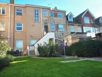 Weymouth Bay Apartment C - Pet friendly