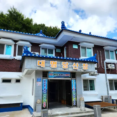 Wanju Daedunsan Daemyeongdang Mountain Lodge Hotels near Daedun Mountain