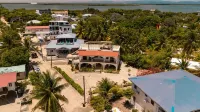 Paradise Inn Placencia - Turtle Suite on the beach - pantai