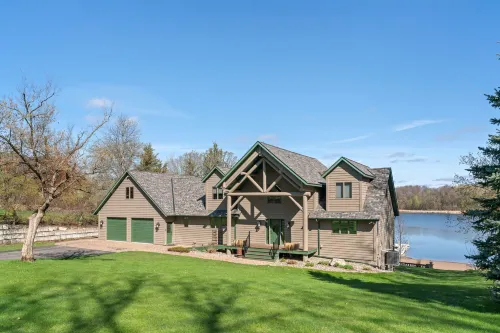 Maple Lake Chalet
