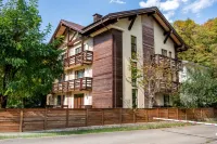 Vverh Guesthouse