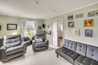 10-Speaker Movie Room for Notre Dame Weekends - 2-Star