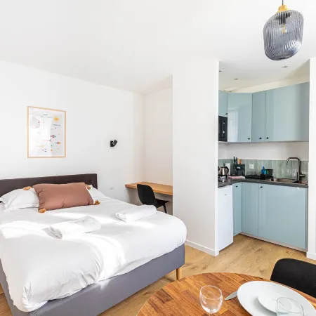 GuestReady - studio direct Champs Elysées