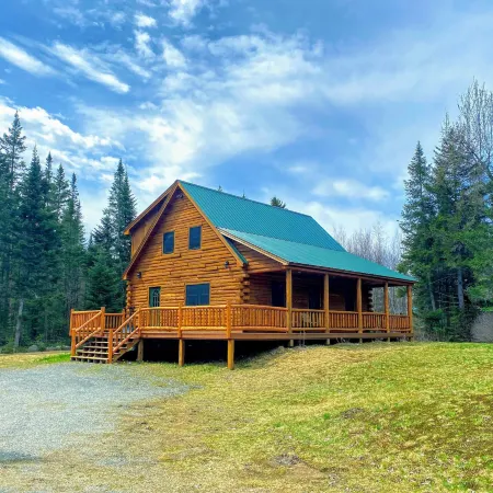 40pl Log Cabin With AC in the Heart of the White Mountains, Less Than 10 Minutes From Bretton Woods!