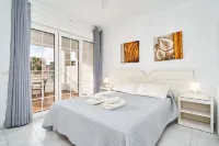 At Almoraide Suites Rooms