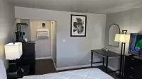 Red Coat Inn Motel - 2-Star