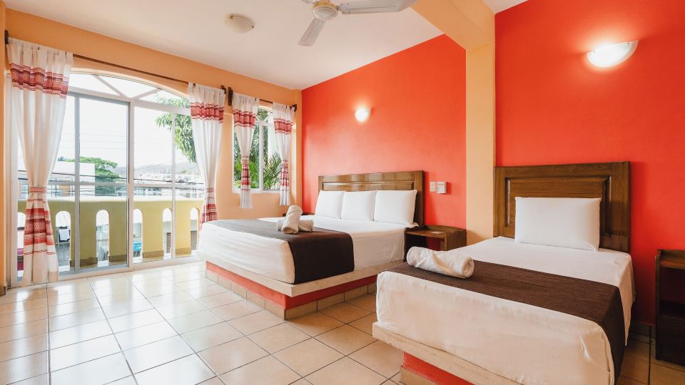 HOTEL CASA PALMARES