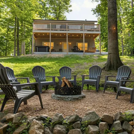 4 Bedroom Lakehouse w/ Hot Tub, Firepit, & Game Room