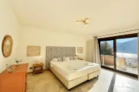 Villa Isola Verde - Homestays