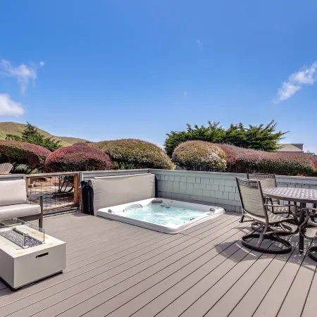 Dog-friendly Haven w/ Stunning Views in Bodega Bay