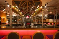 Somerset Inn Troy - bar